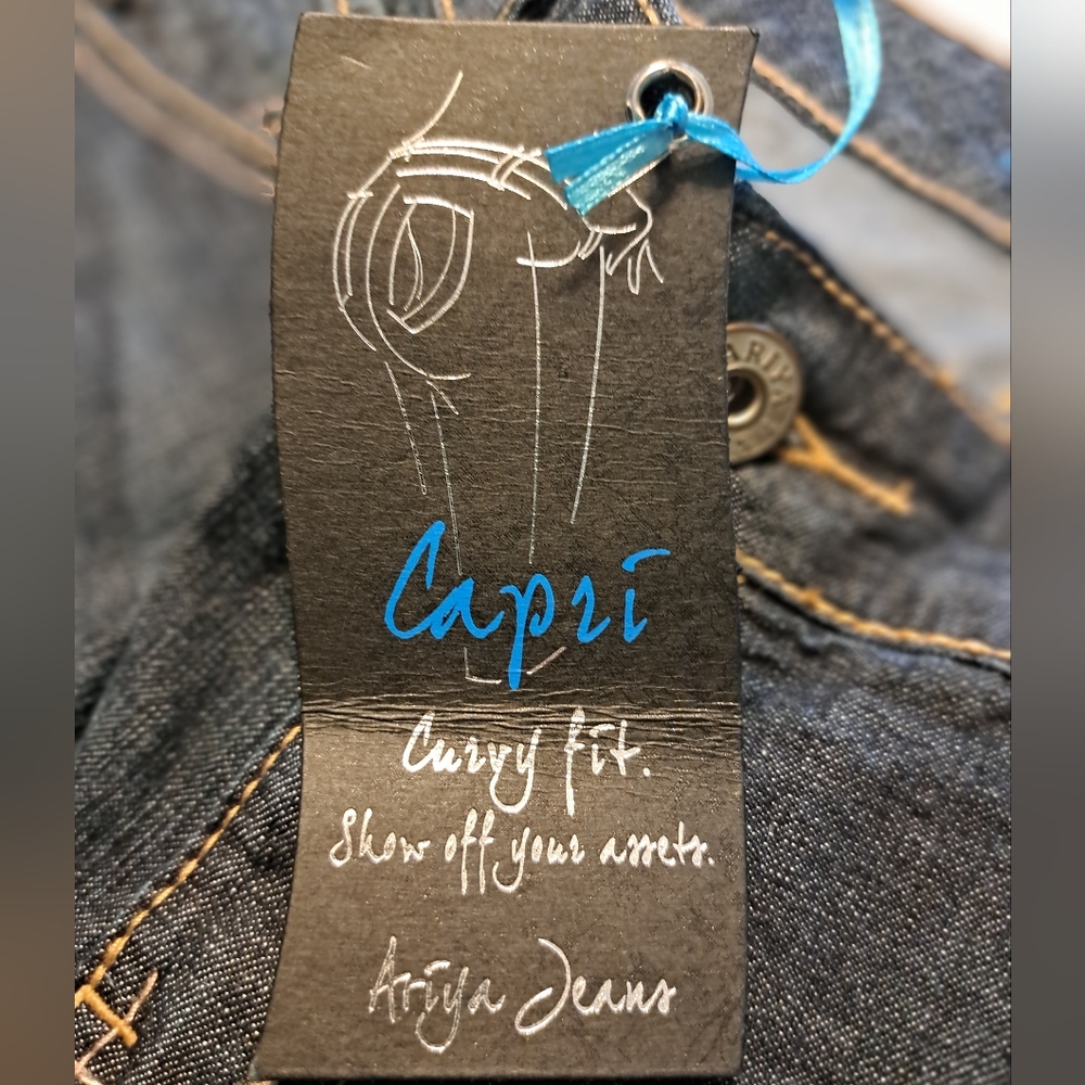 Ariya Jeans - Picture 5 of 9